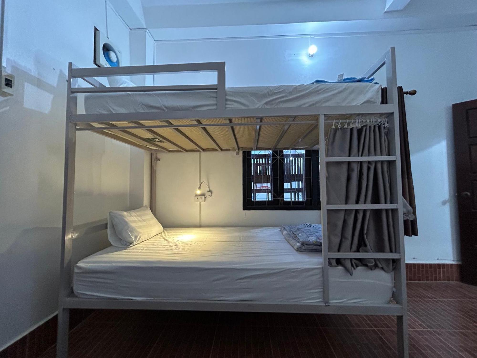 Vang Vieng Backpackers Hostel Zewnętrze zdjęcie