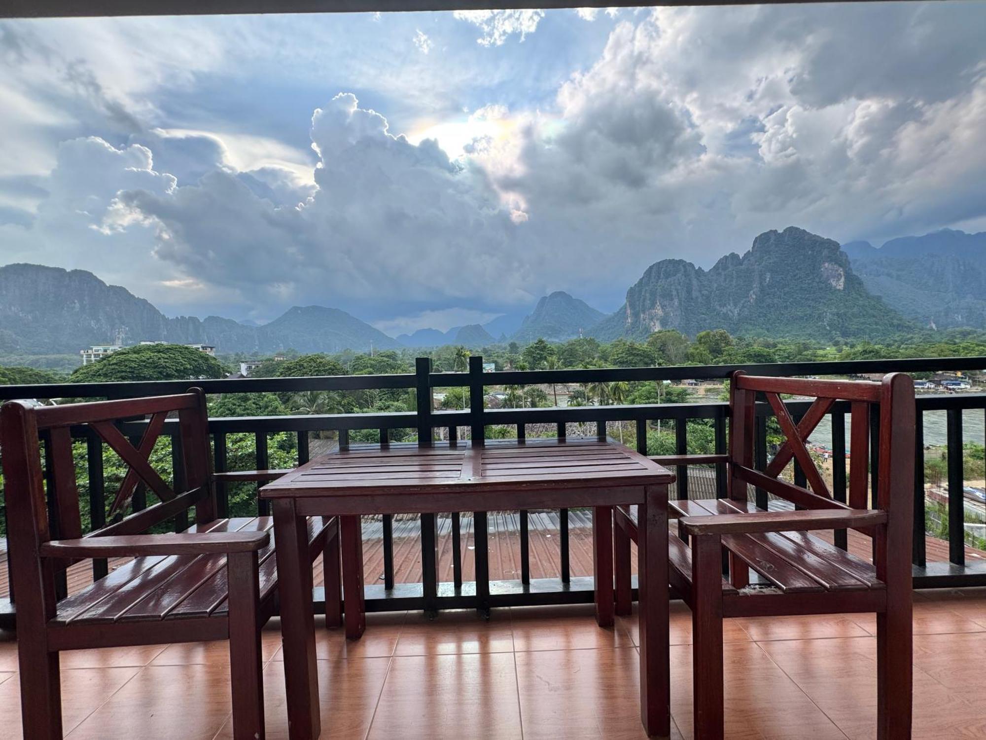 Vang Vieng Backpackers Hostel Zewnętrze zdjęcie